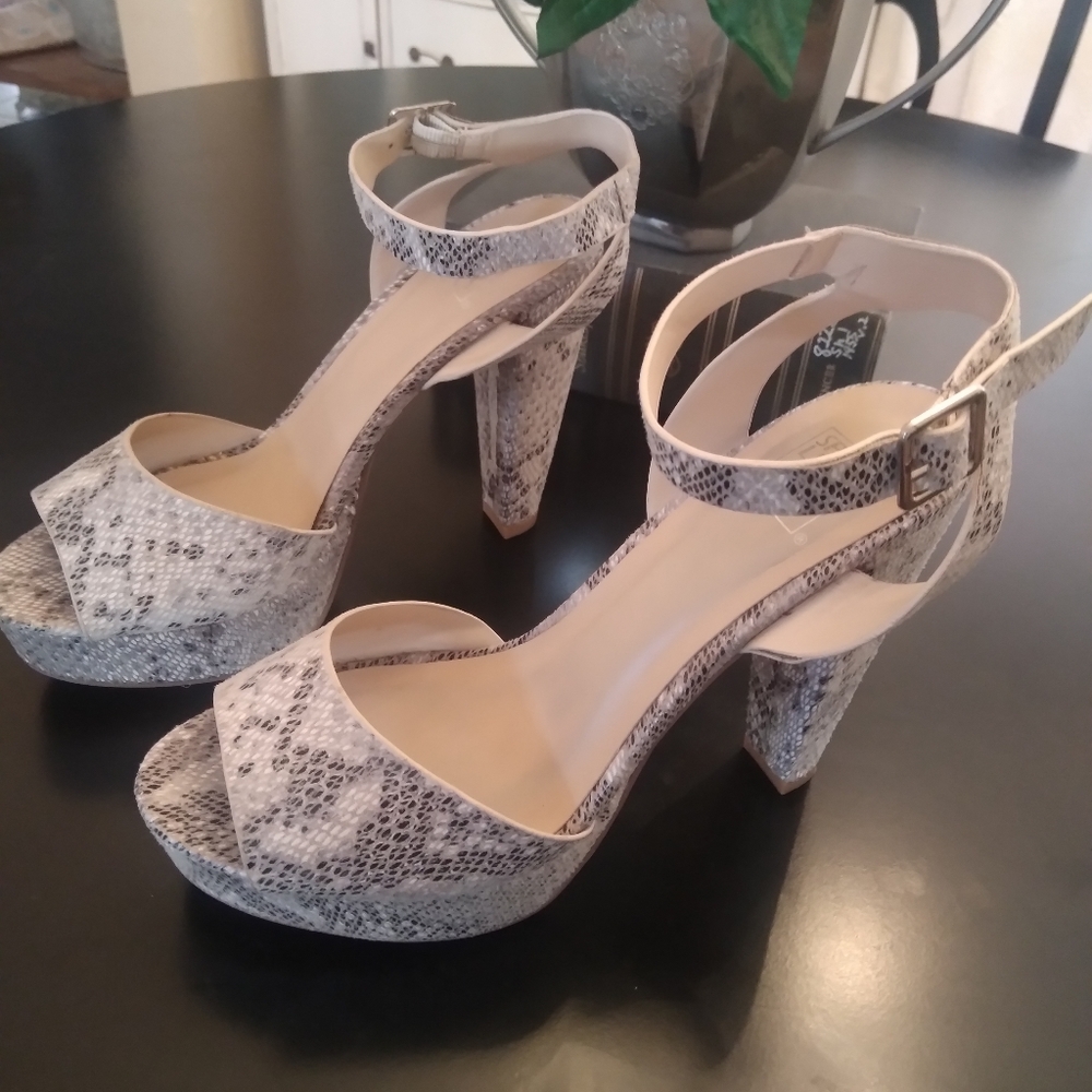 Heels - Picture 2 of 2